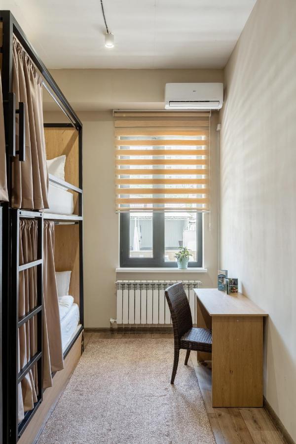 Bodo Hostel ビシュケク エクステリア 写真
