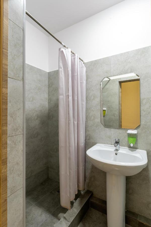 Bodo Hostel ビシュケク エクステリア 写真