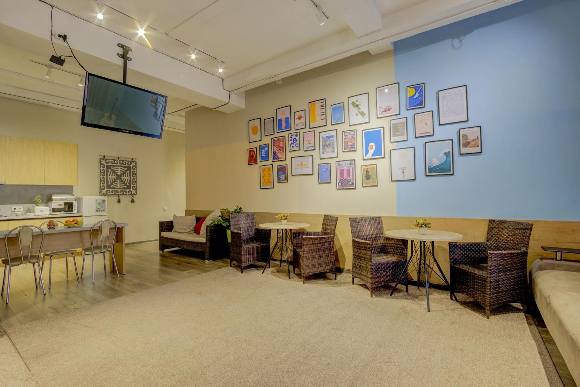 Bodo Hostel ビシュケク エクステリア 写真