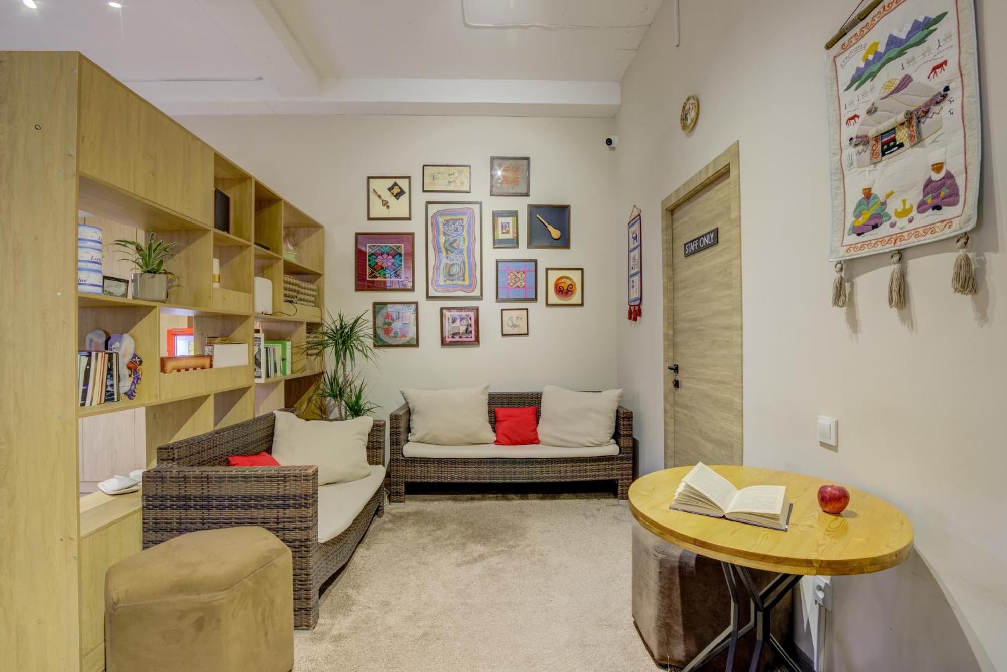 Bodo Hostel ビシュケク エクステリア 写真