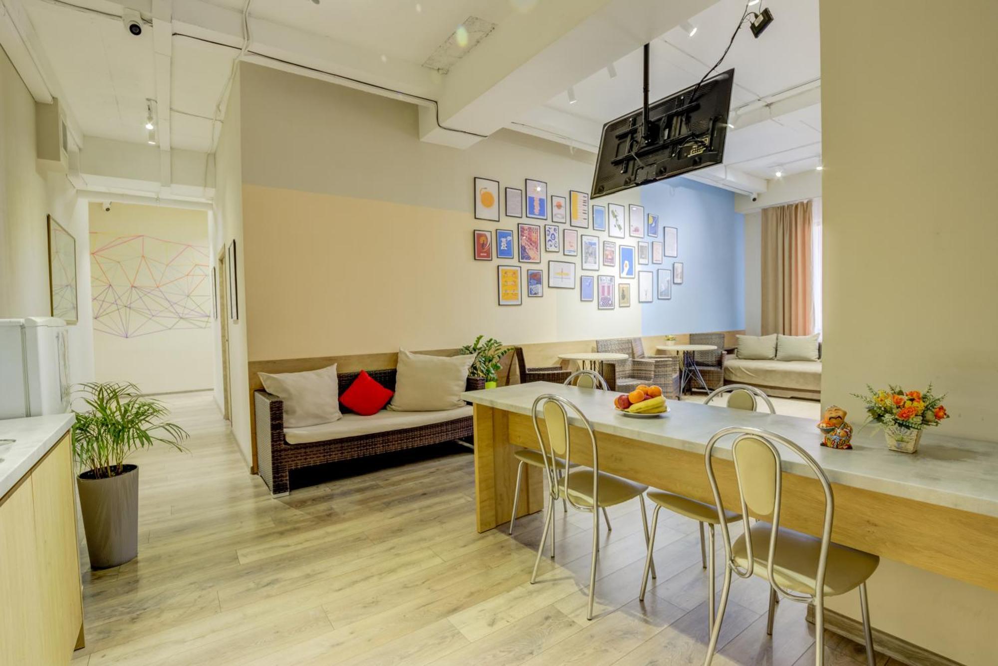 Bodo Hostel ビシュケク エクステリア 写真